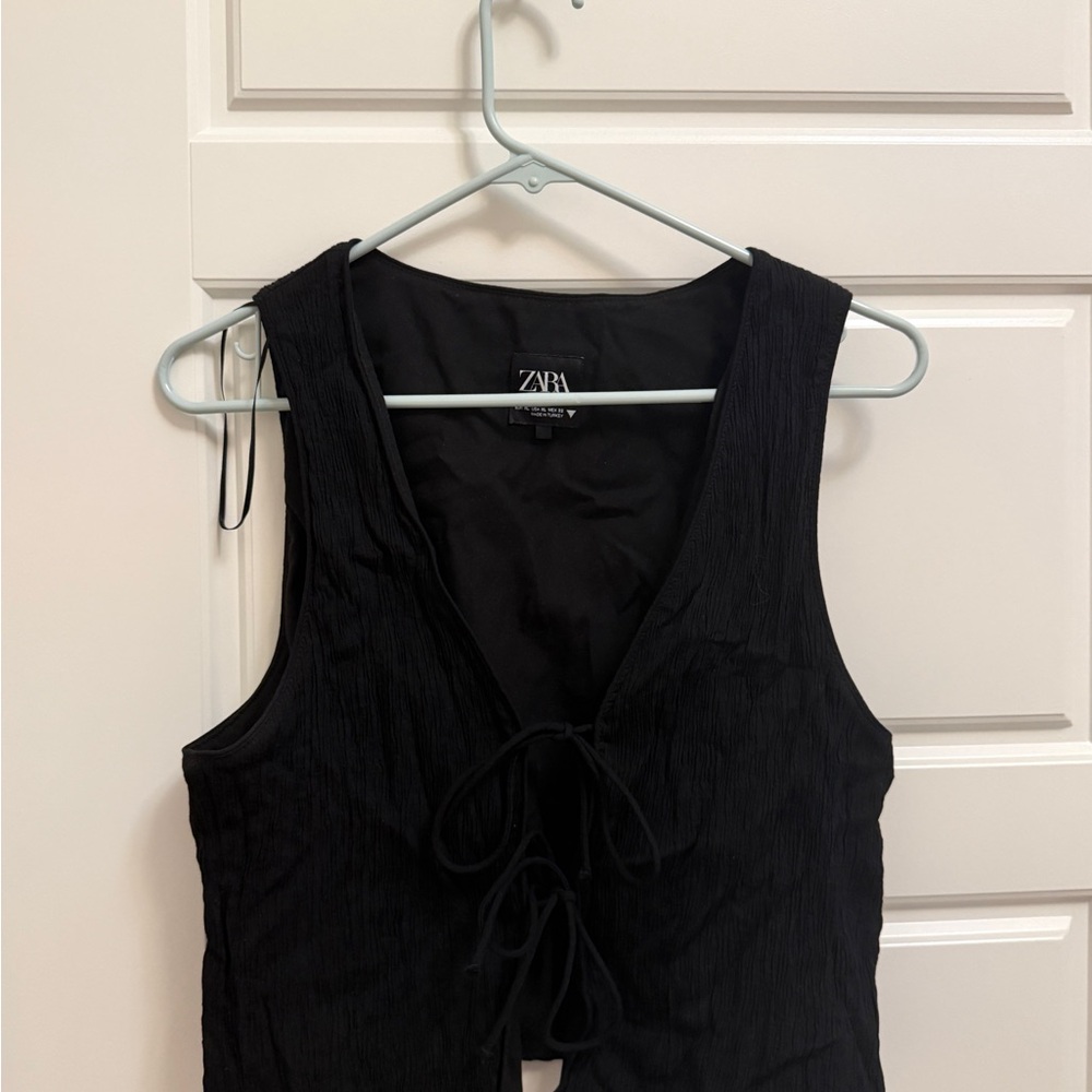 Zara Black Sleeveless Vest